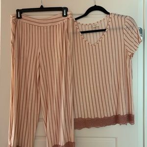 Soma Pajama Set, crop pants and shirt sleeve v-neck top, size M. Never worn.
